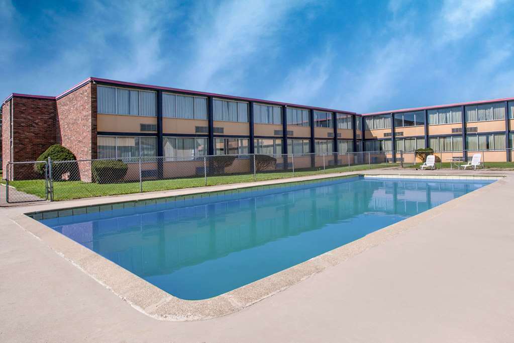 Knights Inn Napoleon Ανέσεις φωτογραφία